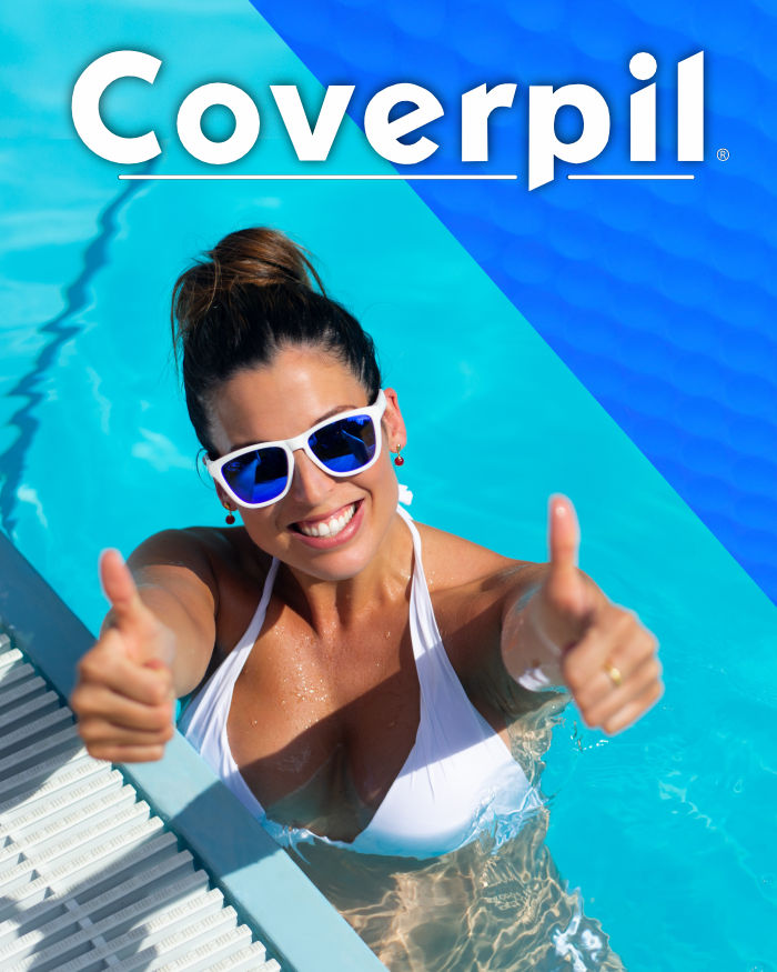 Manta térmica Coverpil instalada en una piscina