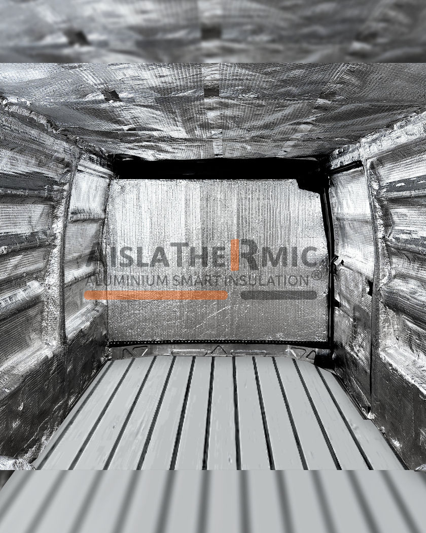 Interior de transporte refrigerado con aislante térmico Aislathermic