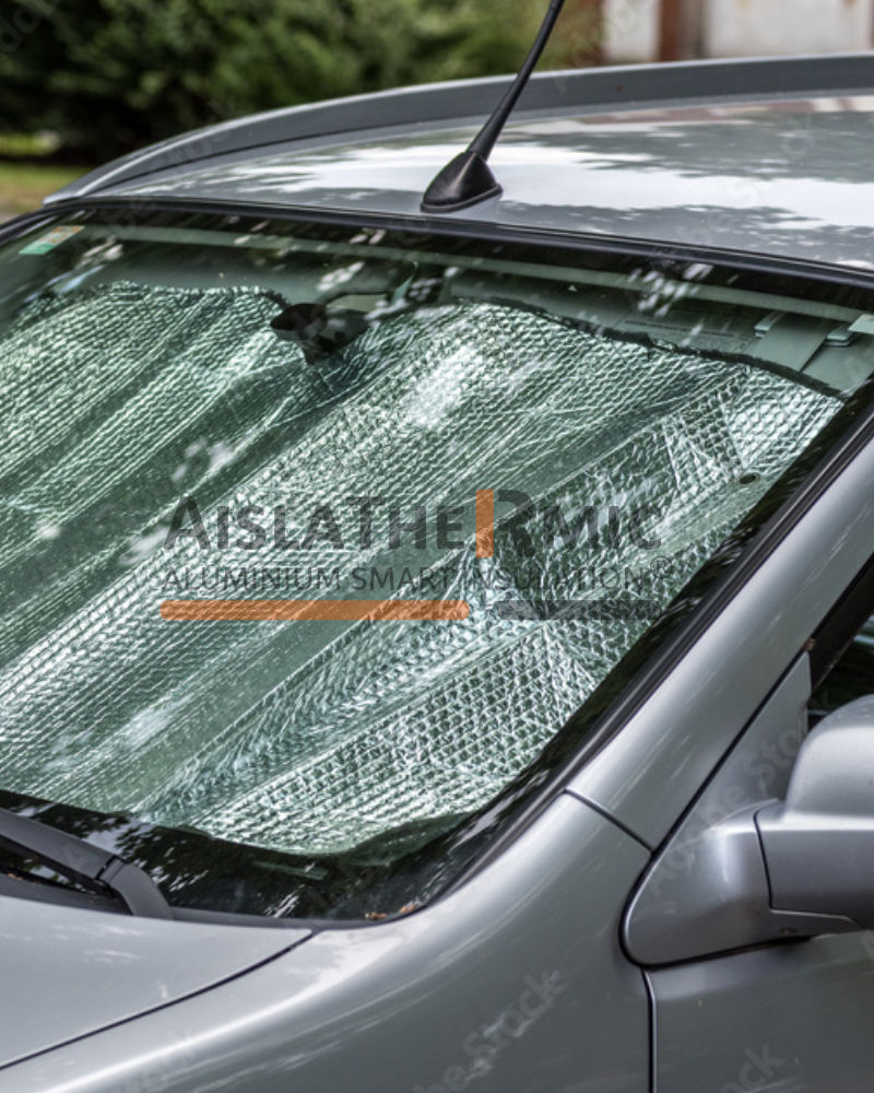 Parasol para automóvil confeccionado con aislante reflectivo